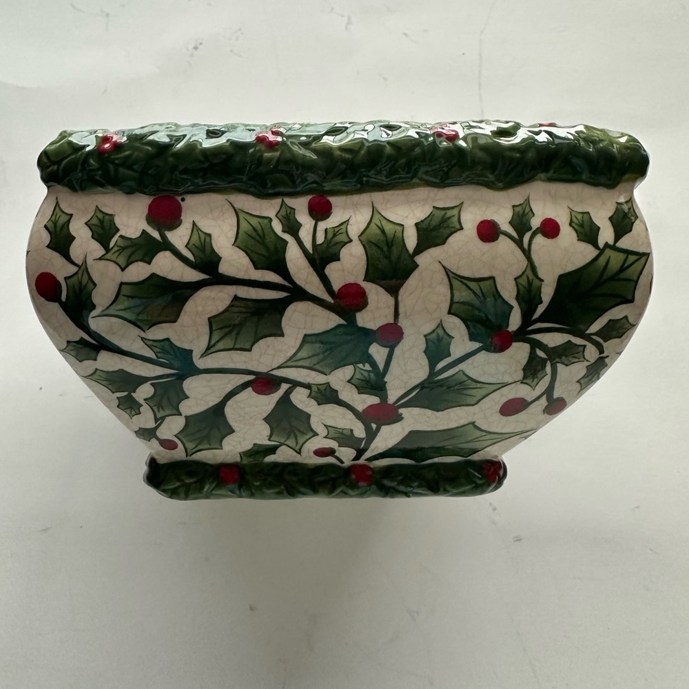Pacific Rim Christmas Holly Square Bowl
